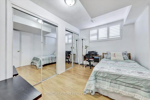 Photo 29 at 18 Hutcherson Square, Malvern, Toronto