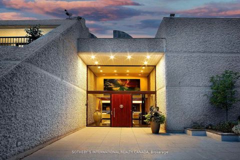 Photo 2 at 30 High Point Road, York Mills, Toronto
