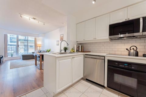 Photo 2 at 211 - 188 Redpath Avenue, Mount Pleasant West, Toronto