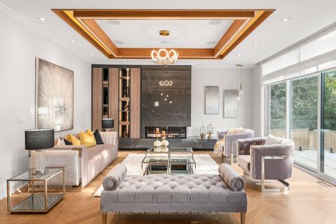 Photo 2 at 17 Waring Court, Willowdale East, Toronto