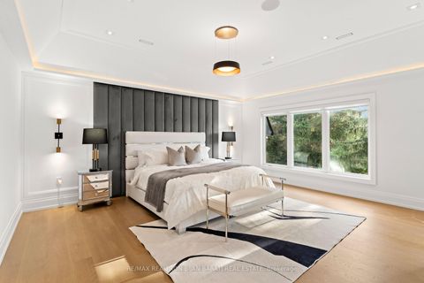 Photo 23 at 17 Waring Court, Willowdale East, Toronto
