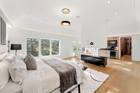 Photo 24 at 17 Waring Court, Willowdale East, Toronto