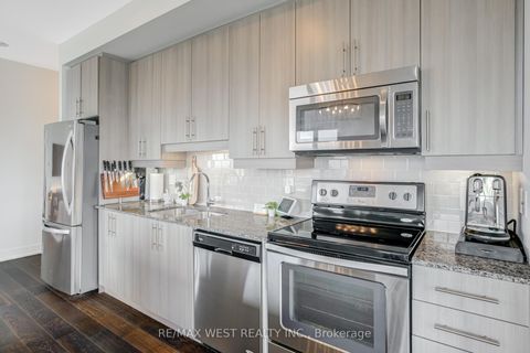 Photo 12 at 1308 - 68 Merton Street, Mount Pleasant West, Toronto