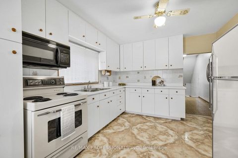 Photo 9 at 1197 Dufferin Street, Junction, Toronto
