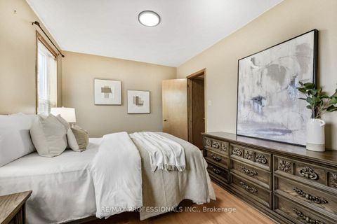 Photo 11 at 1197 Dufferin Street, Junction, Toronto