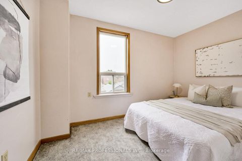 Photo 13 at 1197 Dufferin Street, Junction, Toronto