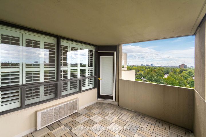 Photo 13 at E8 - 284 Mill Road, Markland Wood, Toronto