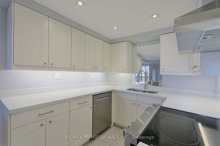 Photo 19 at E8 - 284 Mill Road, Markland Wood, Toronto