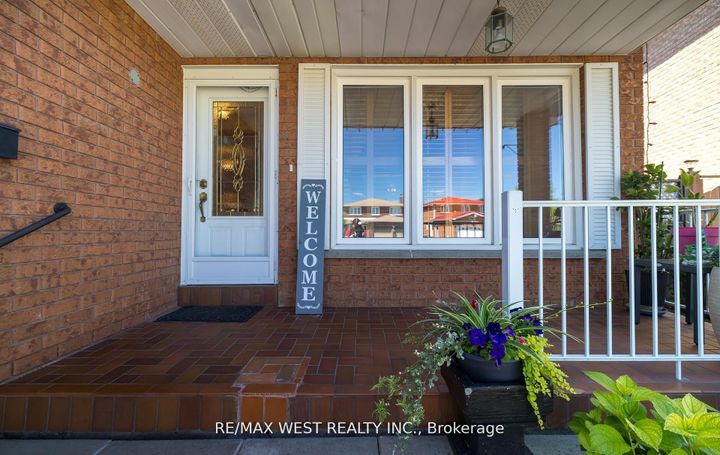 Photo 2 at 52 Amantine Crescent, Fletcher's Creek South, Brampton