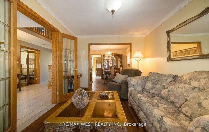 Photo 4 at 52 Amantine Crescent, Fletcher's Creek South, Brampton