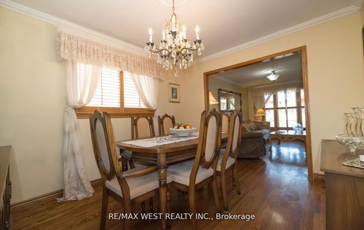 Photo 6 at 52 Amantine Crescent, Fletcher's Creek South, Brampton