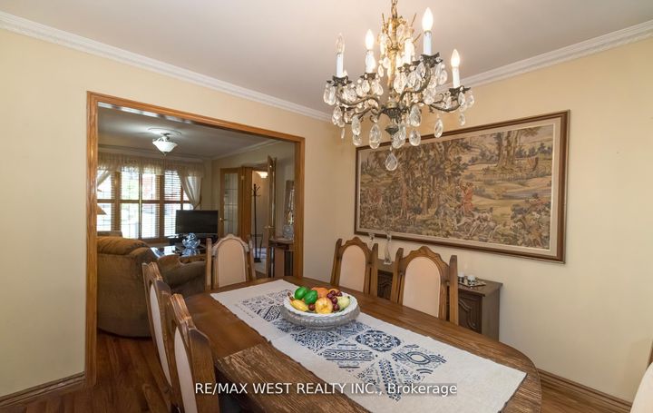 Photo 7 at 52 Amantine Crescent, Fletcher's Creek South, Brampton