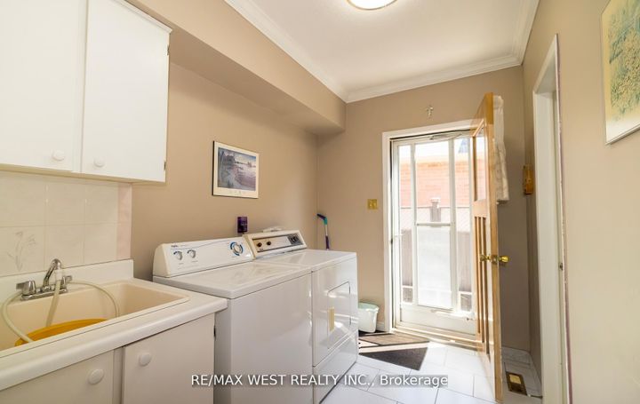 Photo 14 at 52 Amantine Crescent, Fletcher's Creek South, Brampton