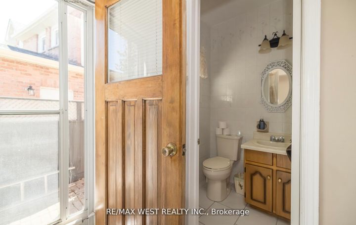 Photo 15 at 52 Amantine Crescent, Fletcher's Creek South, Brampton