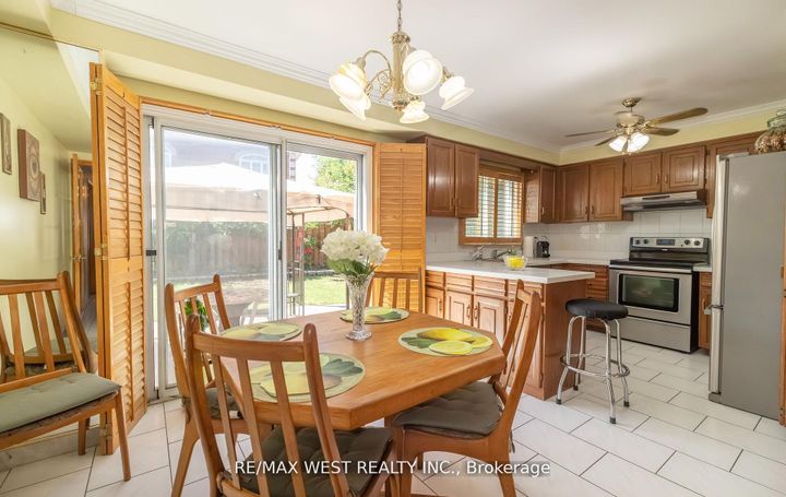 Photo 16 at 52 Amantine Crescent, Fletcher's Creek South, Brampton