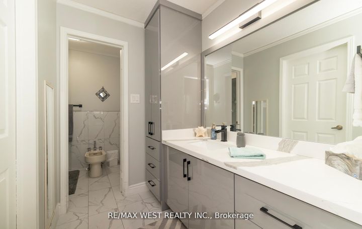 Photo 26 at 52 Amantine Crescent, Fletcher's Creek South, Brampton