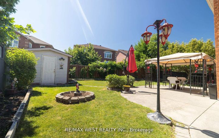 Photo 37 at 52 Amantine Crescent, Fletcher's Creek South, Brampton