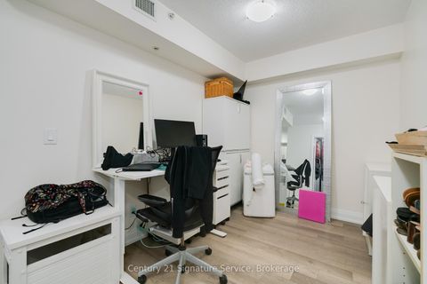 Photo 4 at 609 - 3520 Danforth Avenue, Oakridge, Toronto