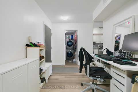 Photo 6 at 609 - 3520 Danforth Avenue, Oakridge, Toronto