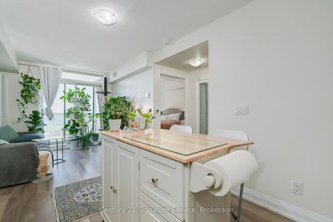 Photo 9 at 609 - 3520 Danforth Avenue, Oakridge, Toronto