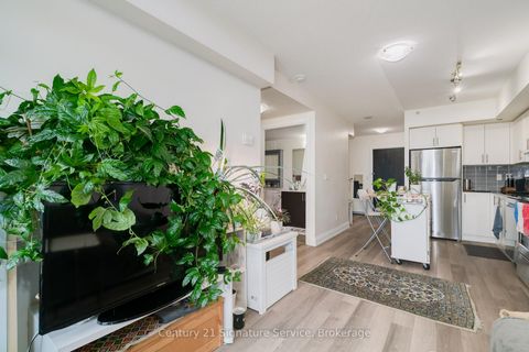 Photo 16 at 609 - 3520 Danforth Avenue, Oakridge, Toronto