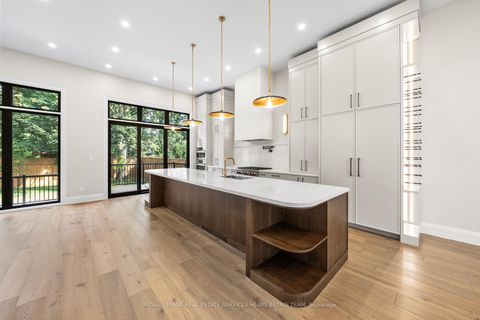 Photo 5 at 66 Parkhurst Boulevard, Leaside, Toronto