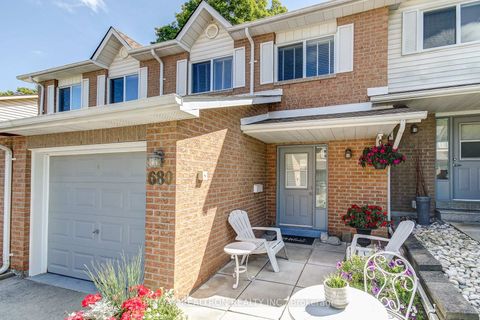 Photo 2 at 680 Gibney Crescent, Summerhill Estates, Newmarket