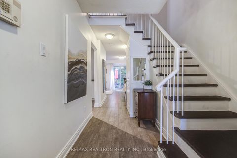 Photo 3 at 680 Gibney Crescent, Summerhill Estates, Newmarket