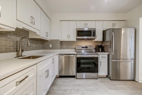 Photo 6 at 680 Gibney Crescent, Summerhill Estates, Newmarket