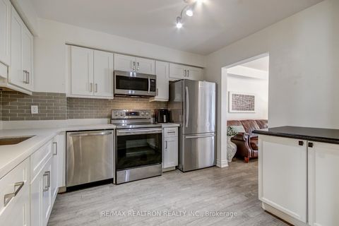 Photo 8 at 680 Gibney Crescent, Summerhill Estates, Newmarket