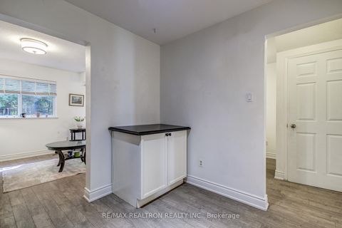 Photo 9 at 680 Gibney Crescent, Summerhill Estates, Newmarket