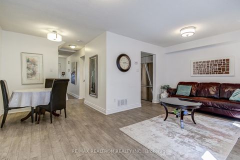 Photo 15 at 680 Gibney Crescent, Summerhill Estates, Newmarket