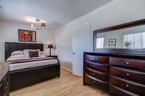 Photo 22 at 680 Gibney Crescent, Summerhill Estates, Newmarket