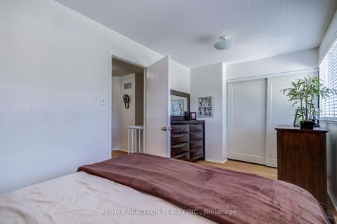 Photo 23 at 680 Gibney Crescent, Summerhill Estates, Newmarket