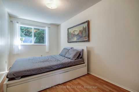 Photo 30 at 680 Gibney Crescent, Summerhill Estates, Newmarket