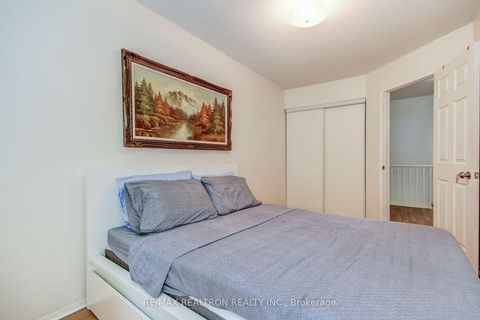 Photo 32 at 680 Gibney Crescent, Summerhill Estates, Newmarket