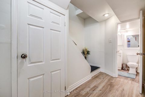Photo 33 at 680 Gibney Crescent, Summerhill Estates, Newmarket