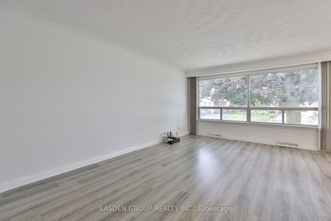 Photo 4 at 42 Bridgenorth Crescent, Beaumonde Heights, Toronto