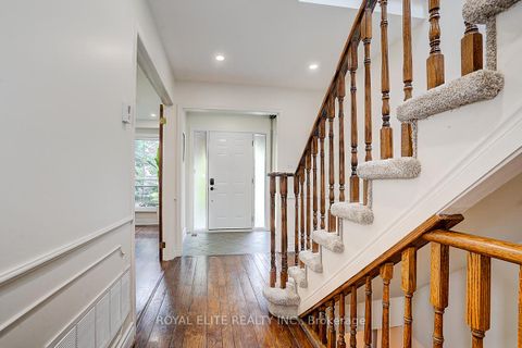 Photo 5 at 11 Abbeywood Trail, Don Mills, Toronto