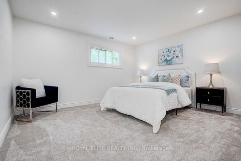 Photo 33 at 11 Abbeywood Trail, Don Mills, Toronto