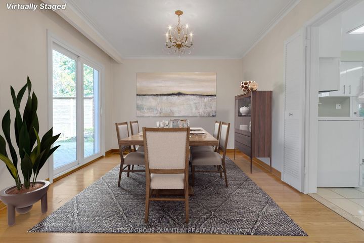 Photo 12 at 951 Streamway Crescent, Applewood, Mississauga