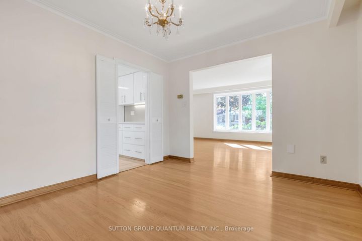 Photo 15 at 951 Streamway Crescent, Applewood, Mississauga