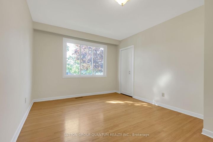 Photo 26 at 951 Streamway Crescent, Applewood, Mississauga
