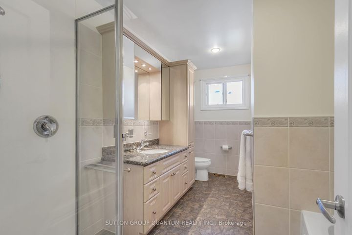 Photo 28 at 951 Streamway Crescent, Applewood, Mississauga
