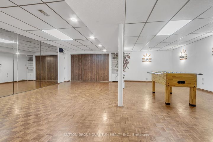 Photo 35 at 951 Streamway Crescent, Applewood, Mississauga