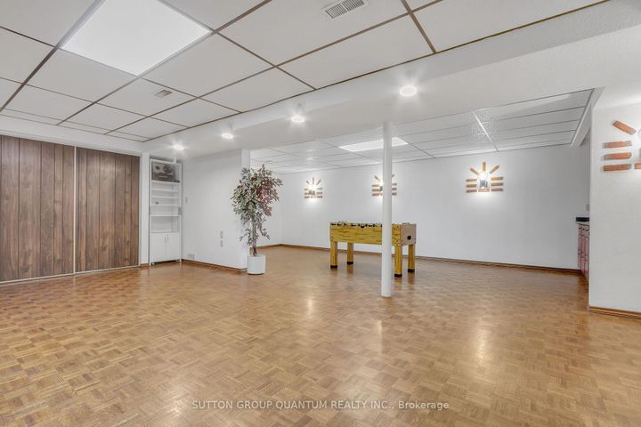 Photo 36 at 951 Streamway Crescent, Applewood, Mississauga