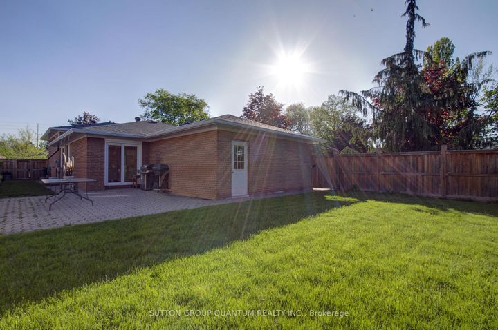 Photo 40 at 951 Streamway Crescent, Applewood, Mississauga