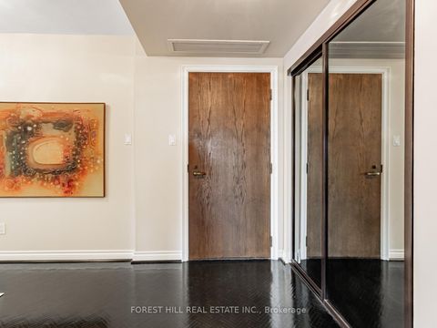 Photo 3 at 1810/1809 - 175 Cumberland Street, Annex, Toronto