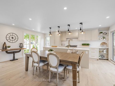 Photo 10 at 2212 Urwin Crescent, WO West, Oakville