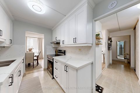 Photo 17 at 213 - 2 Glamorgan Avenue, Dorset Park, Toronto